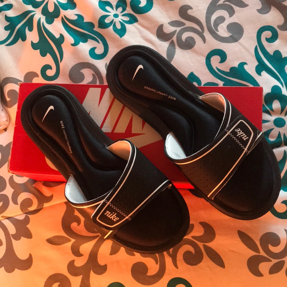 Nike Women’s slides